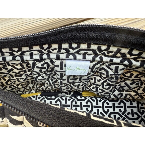 Vera Bradley Frannie Dogwood Quilted Crossbody Bag - Floral Patterns & Adjustabl - Picture 5 of 5